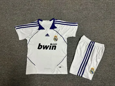 Maillot rétro domicile Real Madrid 07-08 pour enfant