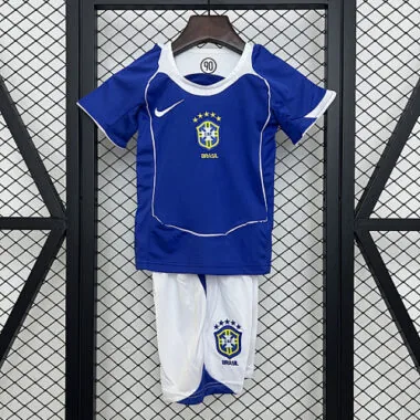 Equipación retro para niños de Brasil (visitante) de 2004