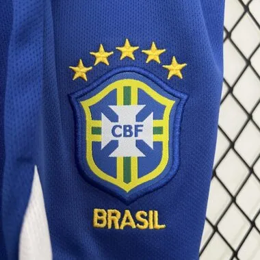 Equipación retro para niños de la selección de Brasil de 2004 (para partidos en casa)