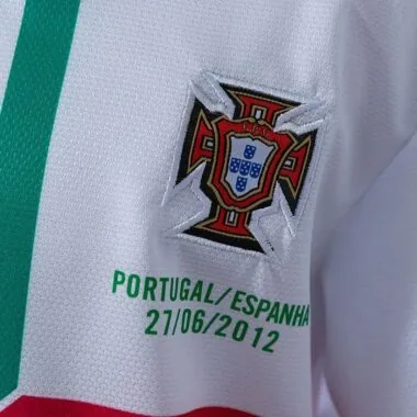Equipación retro para niños de Portugal (visitante) de 2012