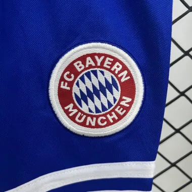 Equipación retro para niños del Bayern (temporada 95-97)