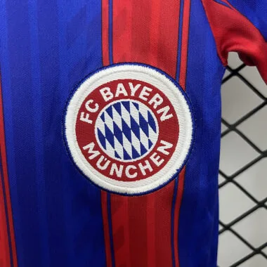 Equipación retro para niños del Bayern (temporada 95-97)