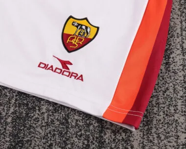 Divisa da bambino retro della Roma per le partite in casa della stagione 98-99
