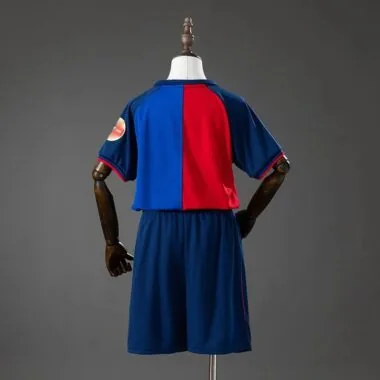 Equipación retro para niño del Barcelona (temporada 99-00)