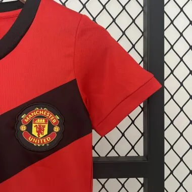 Manchester United 09-10 home Kids Kit