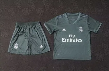 Retro Kids Real Madrid 2018/19 Away Soccer Jersey 16-28