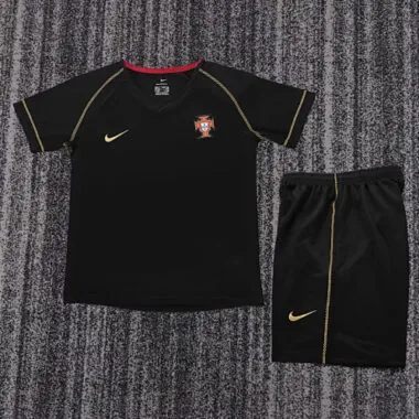 Camisa de futebol infantil «Retro Portugal 2006» (fora de casa)