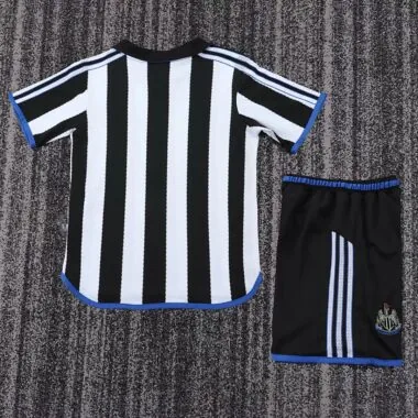 Kids Kit Retro 1999-00 Newcastle United home Jersey (Size 16-28)