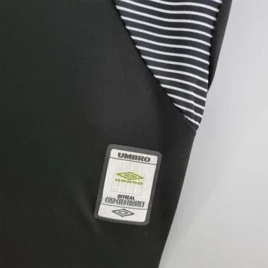 06 Colo-Colo away