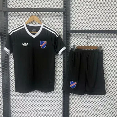 25-26 Colo Colo black 100th kid kit