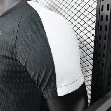 Maglia da gioco speciale nera del PSG 25-26, versione giocatore.