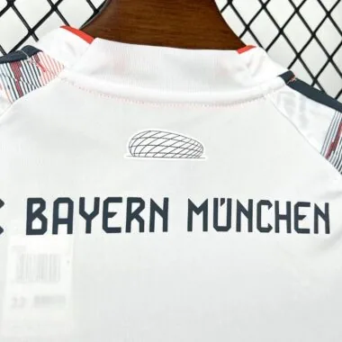 25-26 Bayern away kid kit