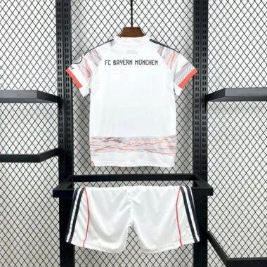 25-26 Bayern away kid kit