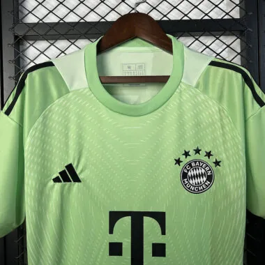 25-26 Bayern green goalkeeper jersey