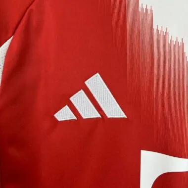 25-26 Bayern home jersey
