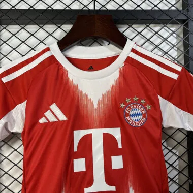 25-26 Bayern home kid kit