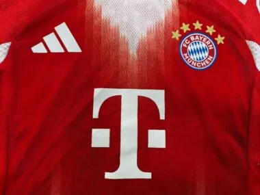 25-26 Bayern home player version kid kit