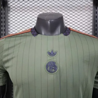 Bayern Munich 2025/26 green retro version jersey (S-2XL)