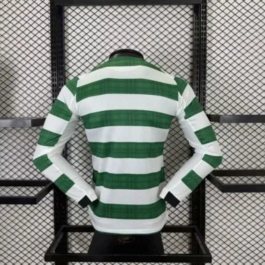 Camisa de manga comprida do Celtic para jogos em casa, temporada 25-26.