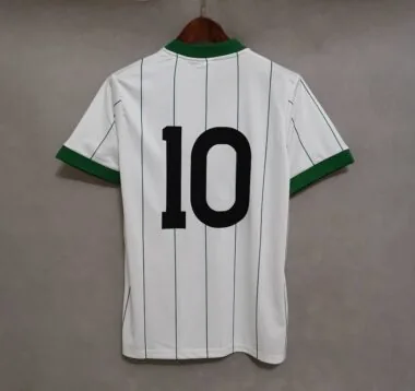 84-86 Celtic (à l'extérieur)
