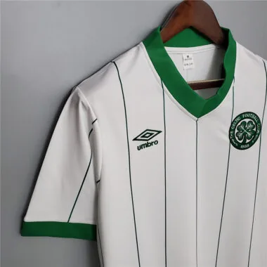 84-86 Celtic (à l'extérieur)