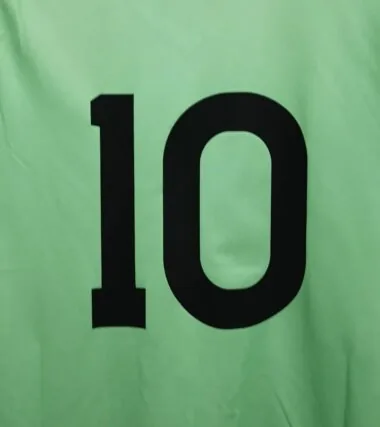 84-86 Celtic (à l'extérieur)