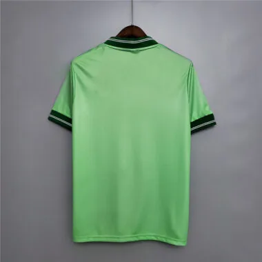 84-86 Celtic (à l'extérieur)