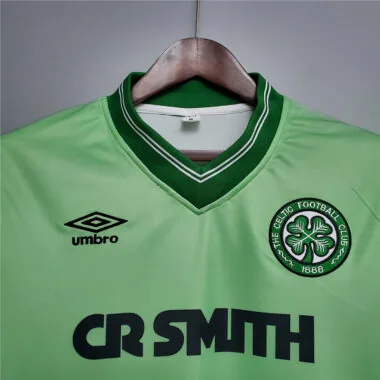 84-86 Celtic (à l'extérieur)