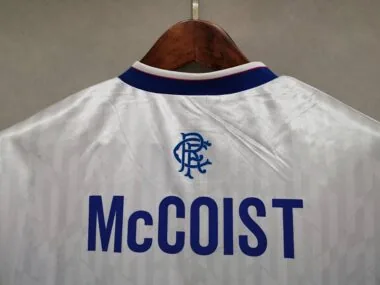 90-92 Rangers à l'extérieur