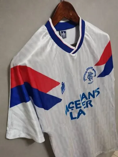 90-92 Rangers à l'extérieur