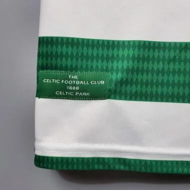 Maillot domicile du Celtic 98-99