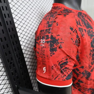 Camiseta especial de jugador en rojo y negro de Canadá para el Mundial de 2026