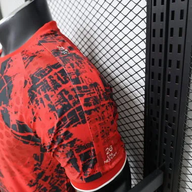 Camiseta especial de jugador en rojo y negro de Canadá para el Mundial de 2026