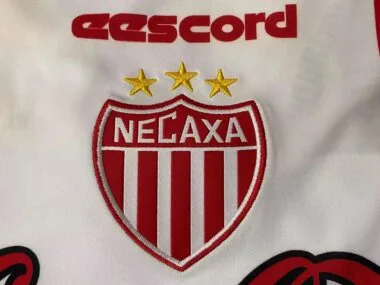 Retro 1999/00 Necaxa home Jersey (S-2XL)