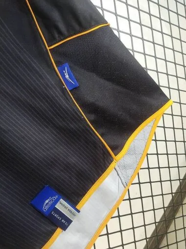 Retro Tigres de la UANL 2005/06 3rd Jersey