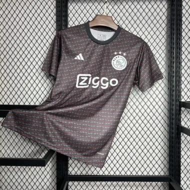 Maillot d'avant-match de l'Ajax 24-25