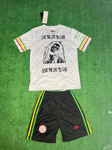 25-26 Equipación infantil del Ajax «BOB MARLEY»