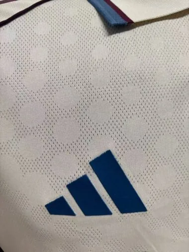 Camiseta del Ajax, versión para el tercer jugador visitante, 25-26