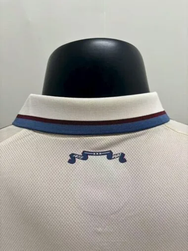 Camiseta del Ajax, versión para el tercer jugador visitante, 25-26