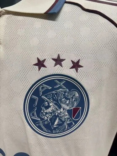 Camiseta del Ajax, versión para el tercer jugador visitante, 25-26