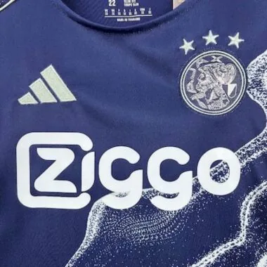 Equipamento infantil do Ajax para jogos fora de casa, 25-26