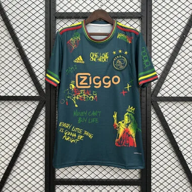 Camisa especial verde do Ajax, n.º 25-26