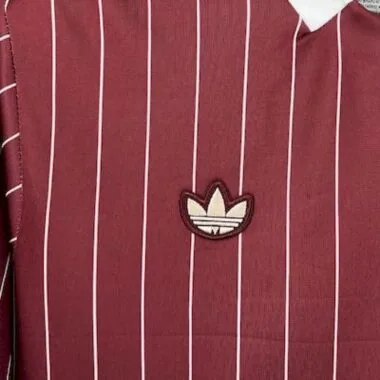 Camisa do Ajax, modelo retro, n.º 25-26