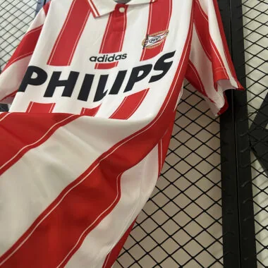 Camisa retro do PSV para jogos em casa da época 94-95