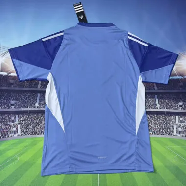 25 26 Guarda-redes do LA Galaxy (azul)