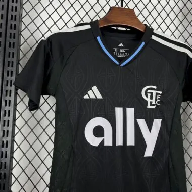 25-26 Charlotte black kid kit