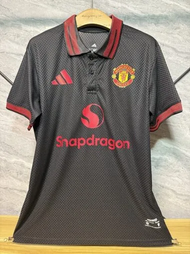 Manchester United 2025/26 Black Polo Player Version