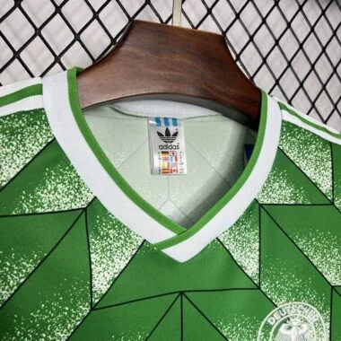 Camiseta retro de Alemania de 1990 para partidos fuera de casa