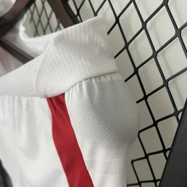 Calções da versão para jogadores do Manchester United em casa, 24-25