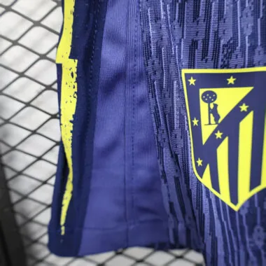 Short de l'Atlético Madrid 25-26, version joueur (à l'extérieur)
